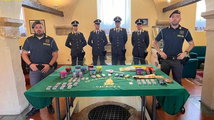 Sigarette elettroniche alla cannabis: sequestro e denunce | G. di Vicenza Sigarette elettroniche alla cannabis: sequestro e denunce | G. di Vicenza