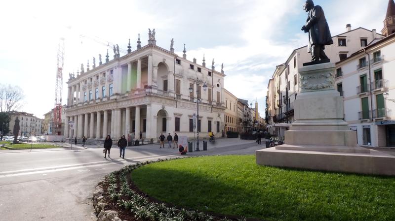Vicenza aggredito e picchiato durante la movida, 17enne all'ospedale