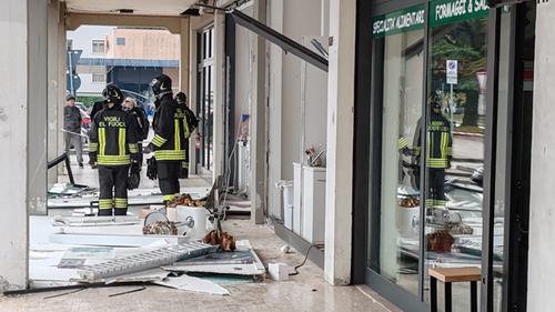 Fuga di gas, esplosione in un centro estetico. Pareti sventrate, tragedia sfiorata | G. di Vicenza