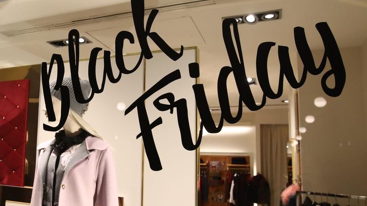 È il giorno del Black Friday: le origini del nome e il vademecum per acquisti sicuri | G. di Vicenza