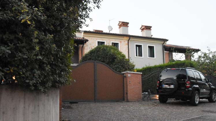 La casa di via Monte Cengio a Cavazzale dove è morto il bimbo di due anni (COLORFOTO)