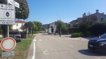 Un furgone ha travolto e ucciso un pedone all'incrocio tra via Zaupa e via Montecchio a Tezze di Arzignano (G. Zordan)