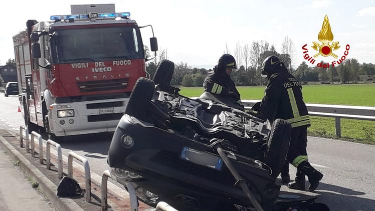 L' incidente che ha coinvolto tre auto è avvenuto sulla strada provinciale 151, all'altezza di via Marosticana a Bolzano Vicentino