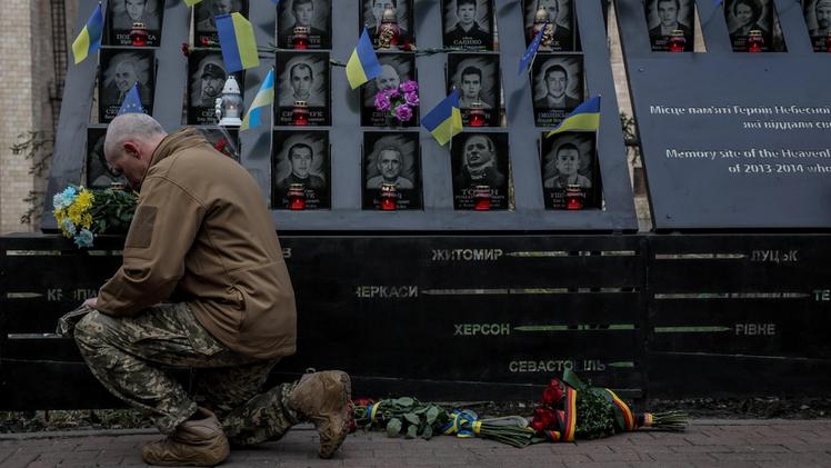 Ucraina, in ginocchio per le vittime della Rivoluzione della Dignità