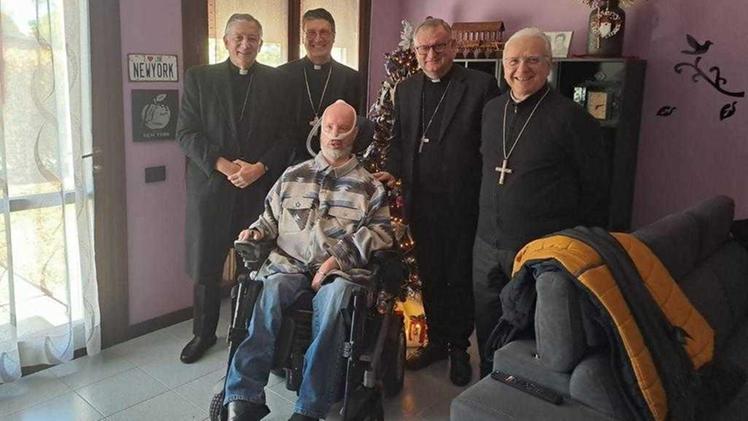 L'incontro a Cassola: Stefano Gheller con il patriarca Moraglia, i vescovi Trevisi e Brugnotto e il vescovo emerito Pizziol