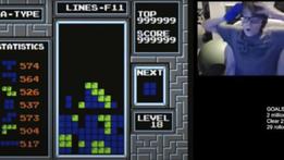 La schermata che segna la vittoria del 13enne Gibson contro Tetris (Foto "X")