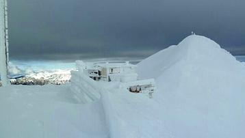 Il rifugio Fraccaroli sotto la neve ARCHIVIO