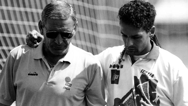Gigi Riva e Roberto Baggio durante il Mondiale '94