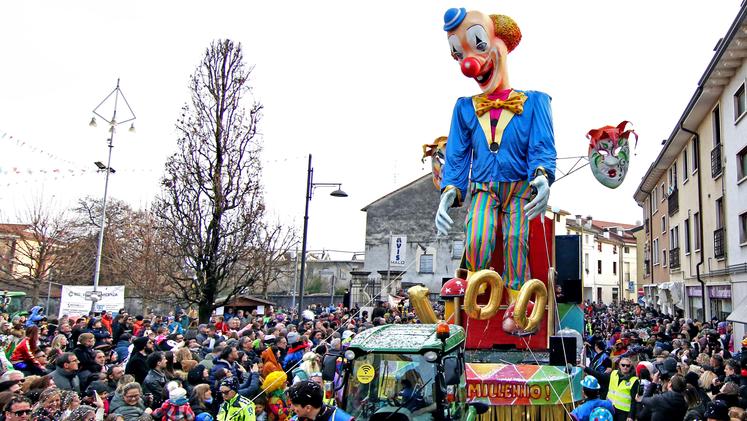 La sfilata: il Ciaci, re del Carnevale CISCATO