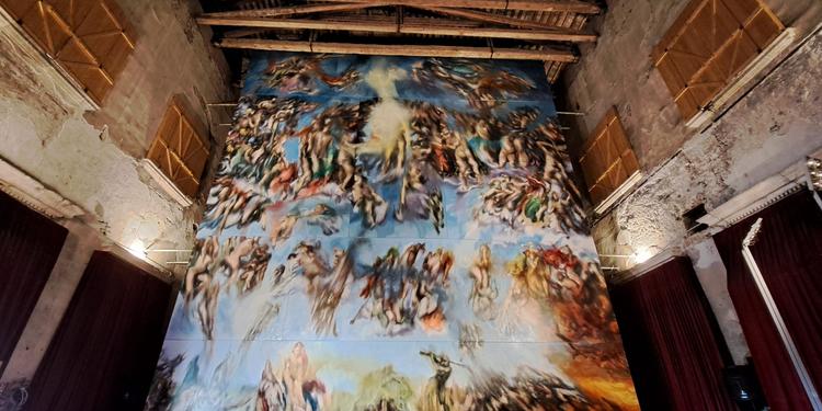 L'opera rispecchia le misure dell'originale nella Cappella Sistina in Vaticano
