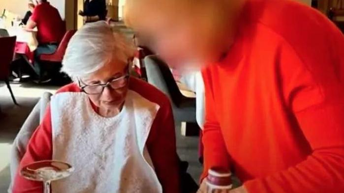 Maria Basso, 80 anni, si trovava in una casa di riposo sull'Altopiano ed era stata trasferita improvvisamente in Sicilia (Foto @vitaindiretta)