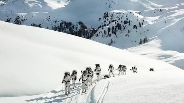 Marcia - Alpini in movimento sulla neve