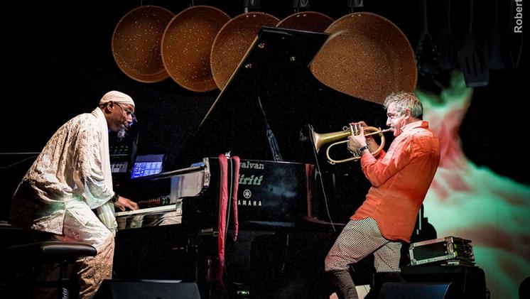 Stars The Cuban pianist Omar Sosa and the trumpeter Paolo Fresu