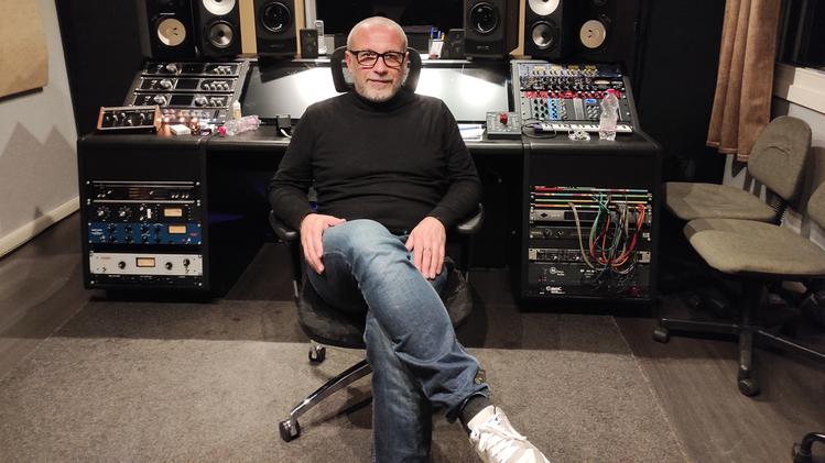 Donato Milano in arte è Danny, produttore musicale di format tv. Vicentino, ha 52 anni