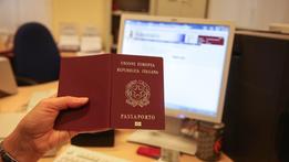 Dieci volontari civici in Questura per velocizzare il rilascio dei passaporti