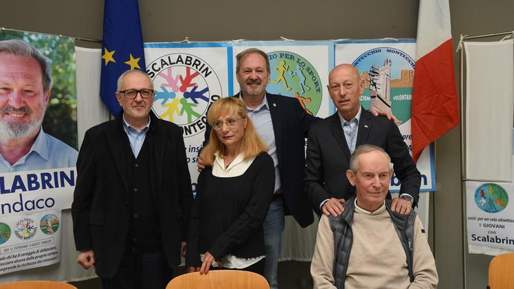 Il candidato sindaco Maurizio Scalabrin con Righetto, Calcaterra, Aleardi e Beggio  (foto TROGU)