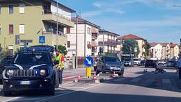 Scontro auto-moto in viale Fiume, nel pomeriggio a Vicenza (Colorfoto)