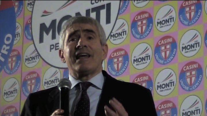 Casini: Grillo offende Monti perché ne ha paura - VideoDoc 
Leader Udc a Firenze: premier si rivolge a società civile