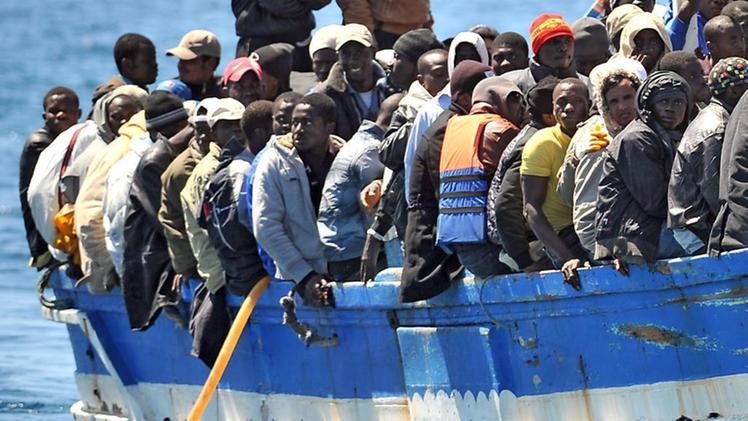 Una carretta del mare   simile a quella  sbarcata a Lampedusa con il nigeriano a bordo
