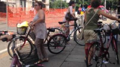 Bicicletta selvaggia a ponte degli Angeli dopo la chiusura