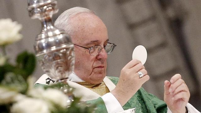 Papa Francesco celebra Messa apertura Sinodo