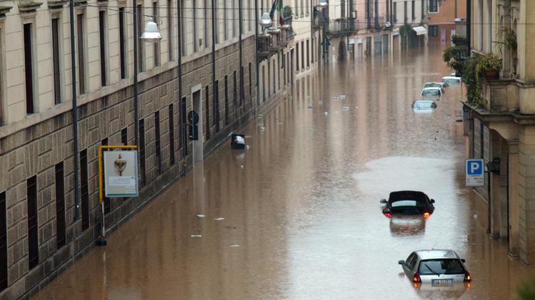 Vicenza, via IV novembre il giorno dell'alluvione