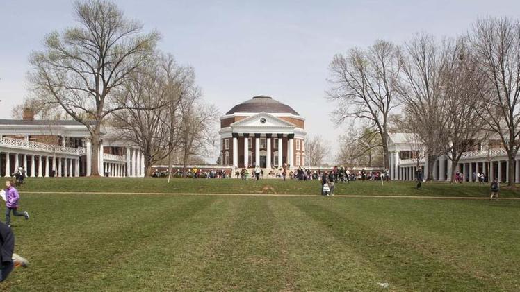 L'Università della Virginia[1] a Charlottesville, fondata da Thomas Jefferson: la prima pietra venne posata nel 1817 e ultimata nel 1819