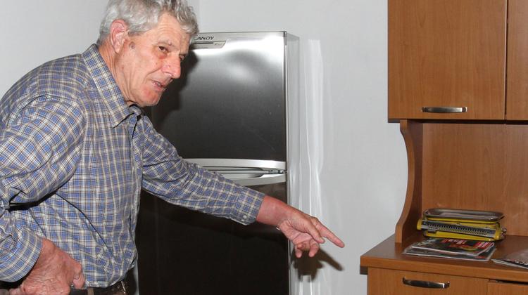 Ottorino Casarotto, 74 anni, nella sua casa ad Arcugnano. COLORFOTO