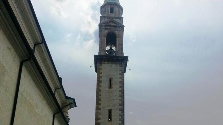 Il campanile della frazione di Novale.
