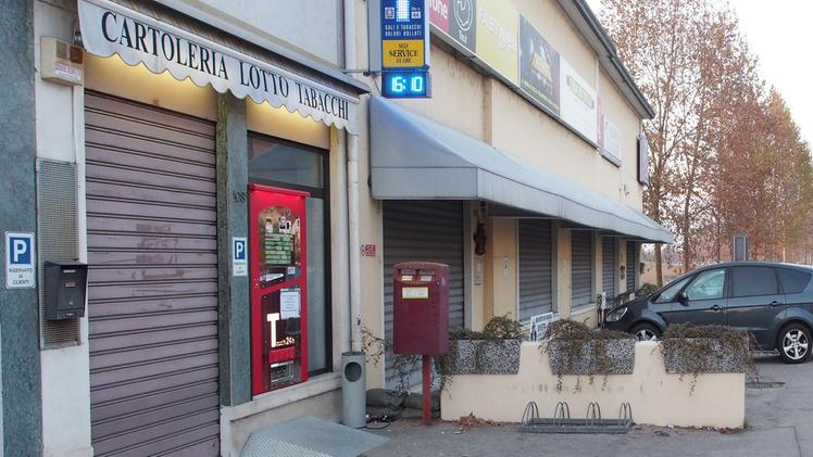 Il negozio di via Riviera Berica preso di mira dai delinquenti. COLORFOTO ARTIGIANA
