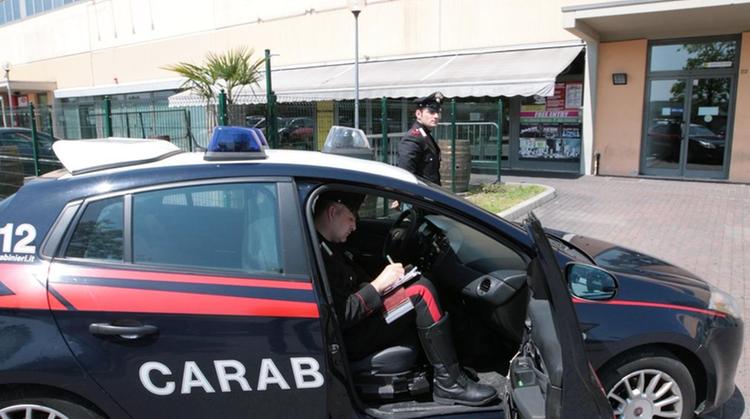 Al Custom House di via Zamenhof sono intervenuti i carabinieri
