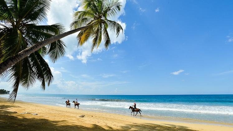 La spiaggia di Las Terrenas a Santo Domingo è una delle mete preferite dai turisti