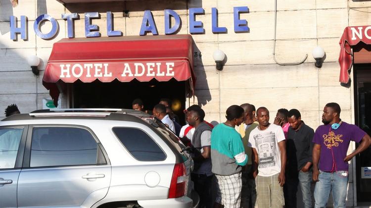 Mercoledì pomeriggio un gruppo di richiedenti asilo aveva inscenato la protesta all’hotel Adele