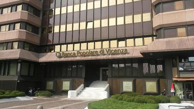 La sede centrale della Popolare, in via Battaglione Framarin