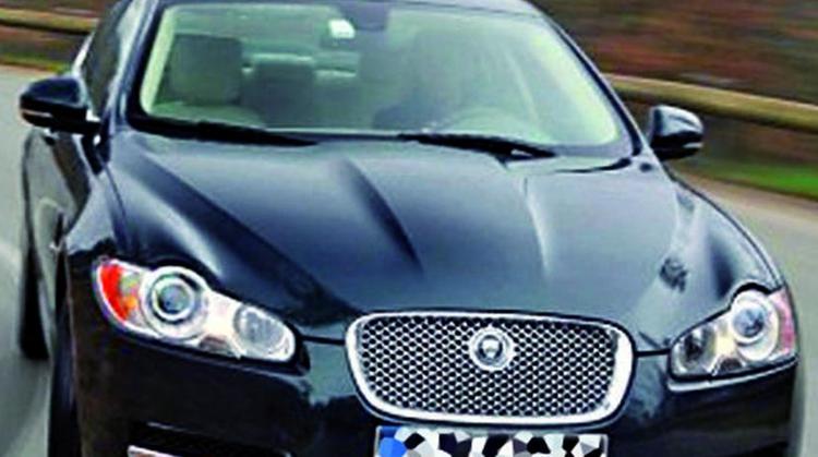 Un modello di Jaguar Xf come quella dell’imputato. ARCHIVIO