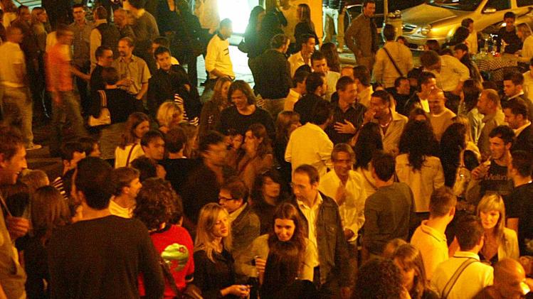 I bar propongono nuove regole per gestire la “movida” in centro