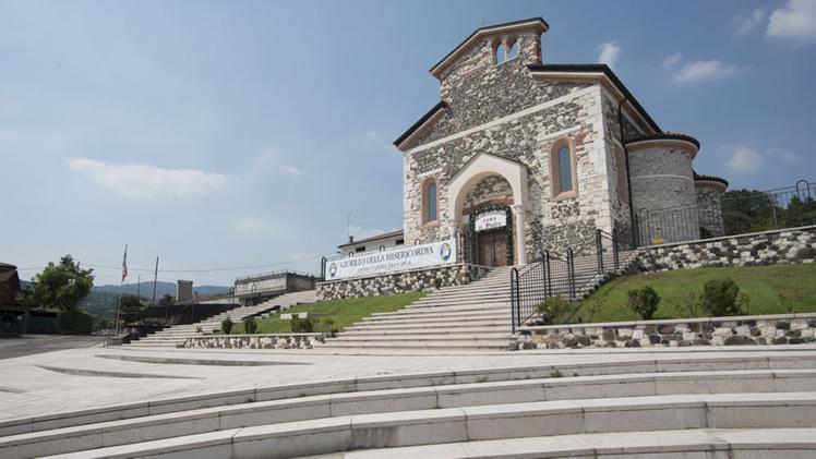 La statua in bronzo è ora esposta nel santuario di Vicenza. COLOFOTOL’opera sarà installata tra le gradinate della chiesa di Restena. A. MAS.