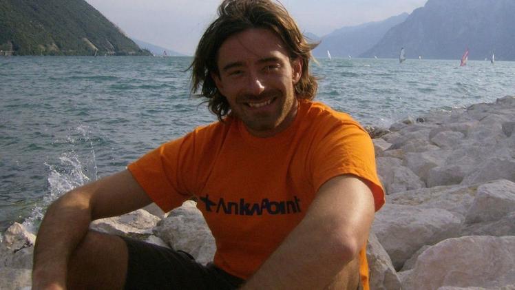 Un’immagine sorridente di Simone Montieni, 37 anni, consulente e istruttore vittima di un malore. ARMENI