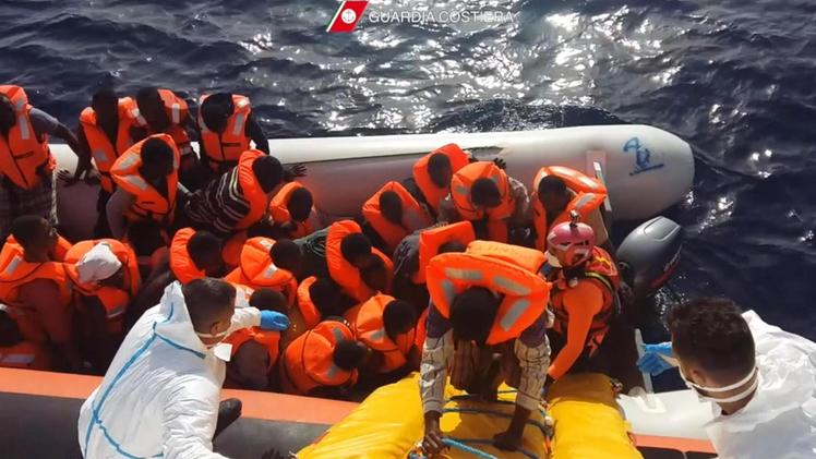 Gli sbarchi sulle coste italiane proseguono senza sosta: nel Vicentino i richiedenti asilo accolti sono ormai 2.300