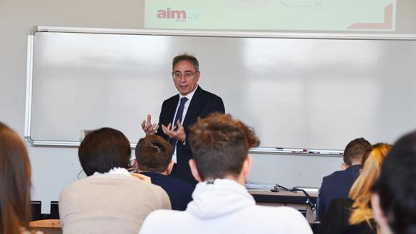 Il direttore generale del Gruppo AIM, Dario Vianello, all'Università di Vicenza