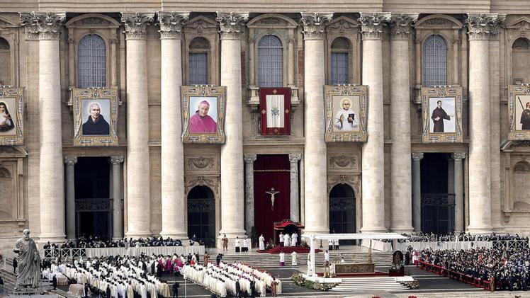 La cerimonia di canonizzazione di mons. Giovanni Antonio Farina a Roma nel novembre del 2014La cerimonia di canonizzazione di mons. Giovanni Antonio Farina a Roma nel novembre del 2014