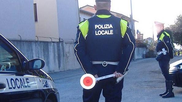Agenti della polizia locale Nord EstL’assessore Gianni De Marchi
