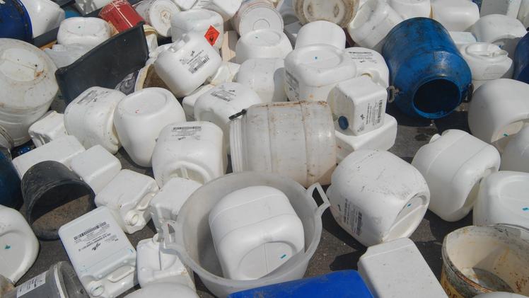 Un centro di riciclo della plastica. Torri pur con il 72% di differenziata è un comune poco riciclone