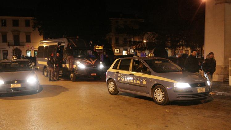 Intervento della polizia in piazza Matteotti