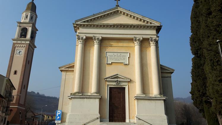 La chiesa di Selva dove il sacerdote ha allontanato il picchetto degli Alpini durante un funerale