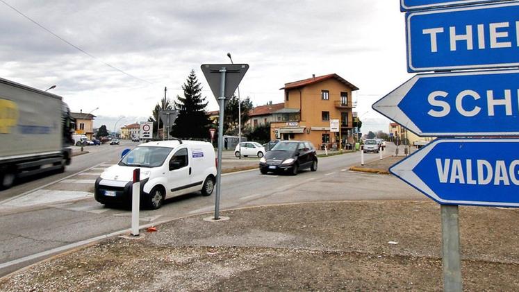 L’incrocio del Botteghino, tristemente noto per l’alto numero di incidenti stradali. FOTO D’ARCHIVIO