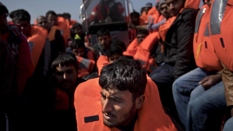 Alcuni dei migranti soccorsi in mare durante l’ultimo fine settimana al largo delle coste siciliane
