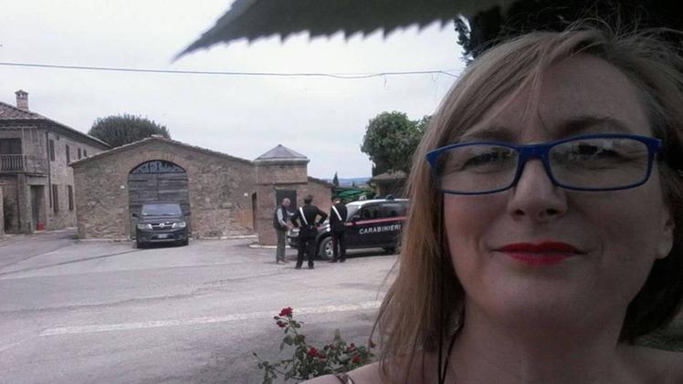 Un selfie scattato da Gabriella Marin davanti al blindato resort