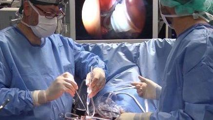 In sala operatoria in un intervento di videoendoscopia cardiaca