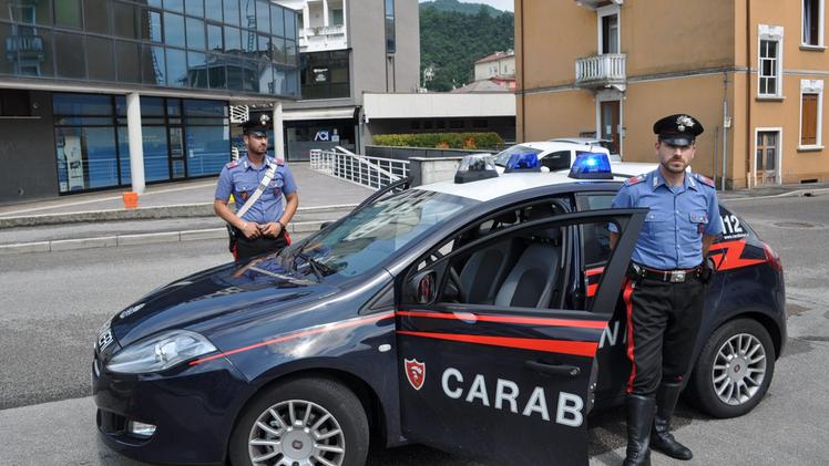 I carabinieri sono intervenuti per sedare gli animi. ARCHIVIO